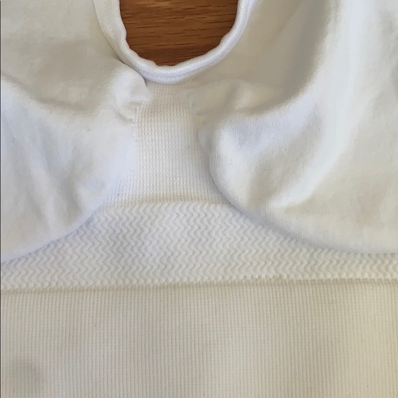 White bra - Picture 4 of 4